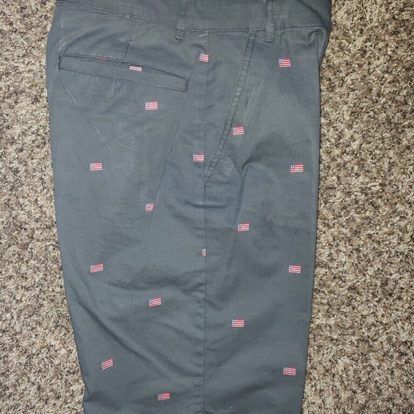 Boy's Old Navy shorts 

Color gray 

Size 16 - Picture 4 of 5